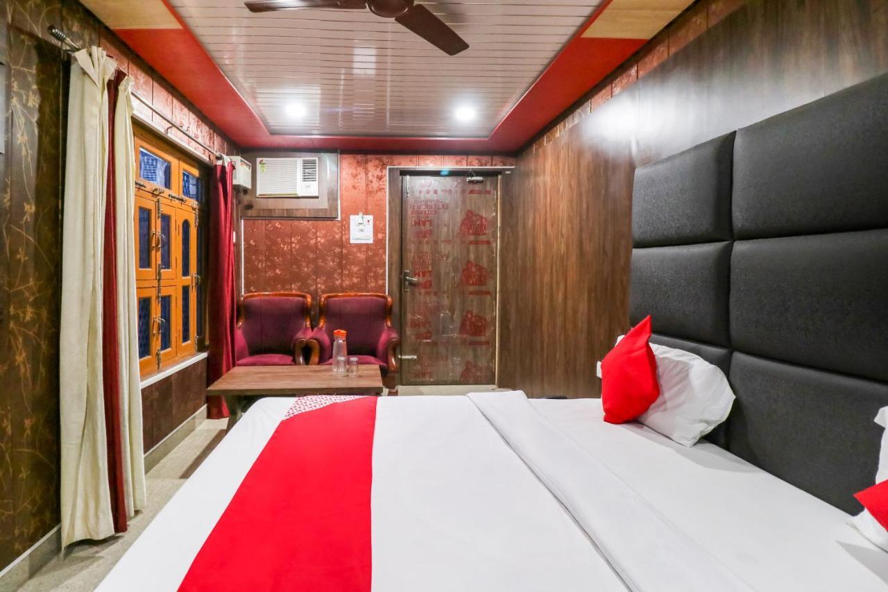 Oyo 6908 Hotel Royal City Azamgarh Phòng bức ảnh