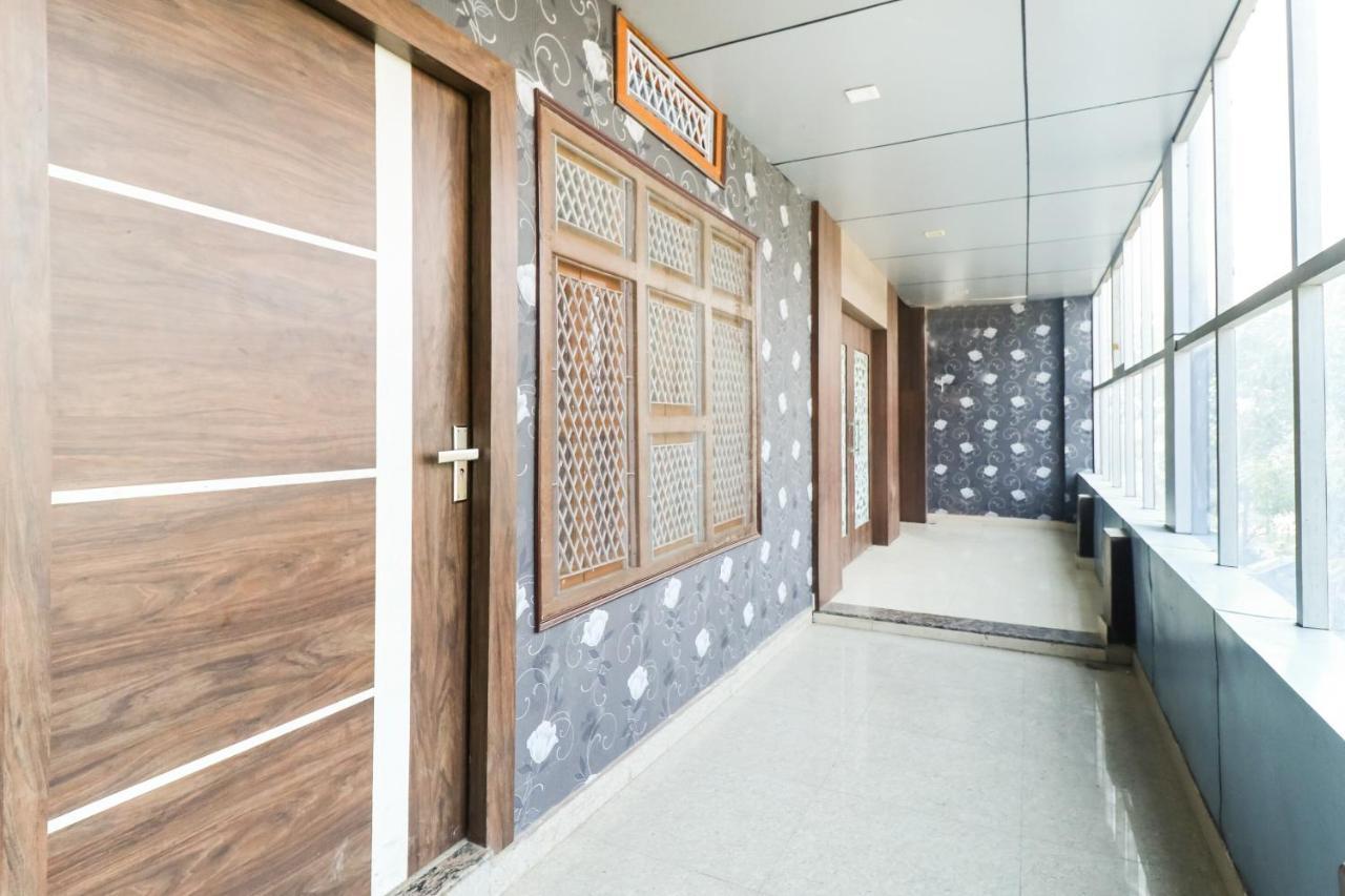 Oyo 6908 Hotel Royal City Azamgarh Ngoại thất bức ảnh